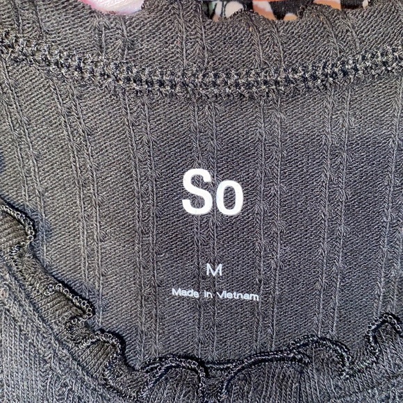 So Black Scoop Neck Button Front Tank Top NWT - Picture 5 of 8